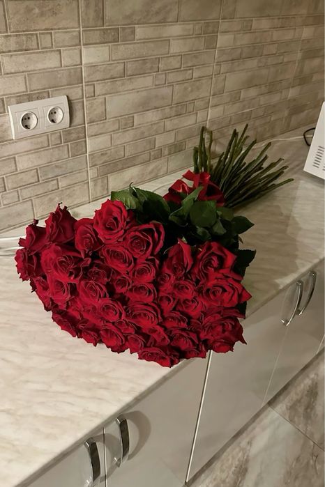 Метровые розы букет