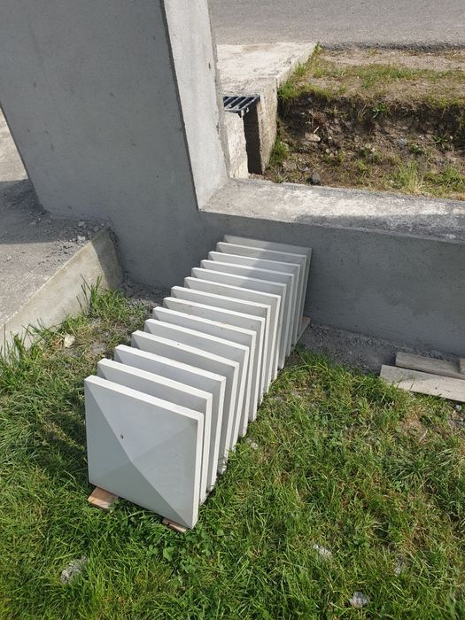 Capace de gard 30x30 35x35.