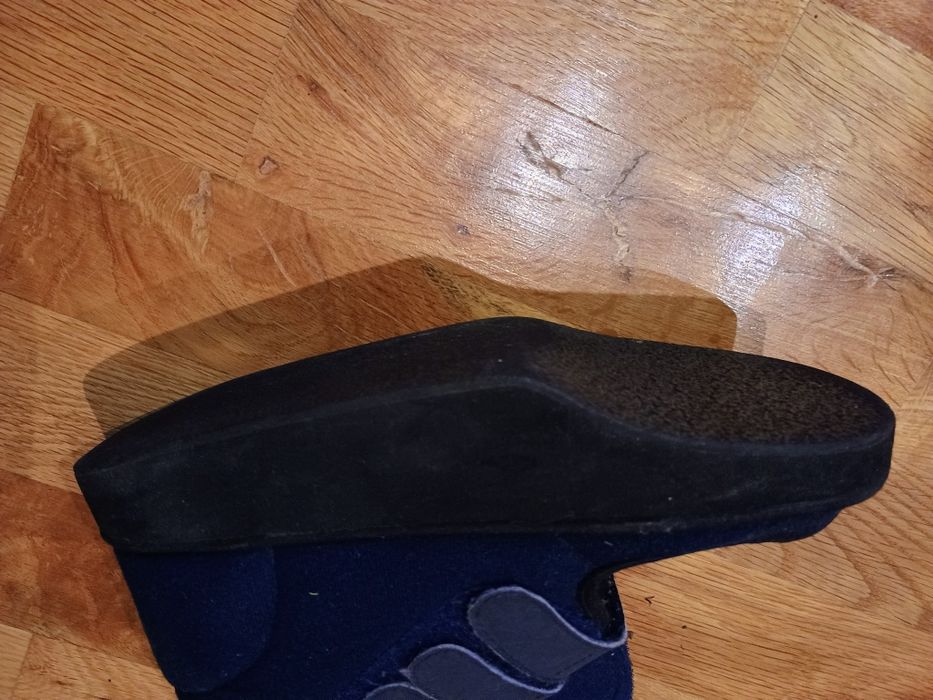 Постоперативна обувка за крак след операция