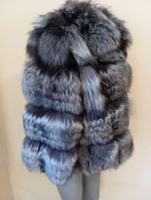 Палто от сребърна лисица