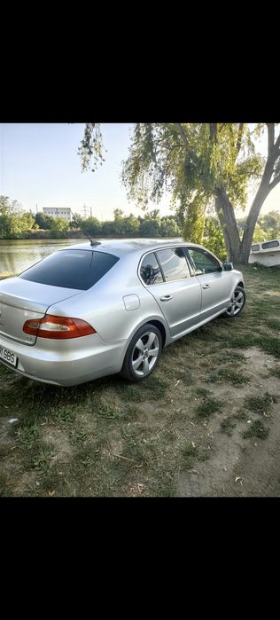 Vând Skoda Superb 2