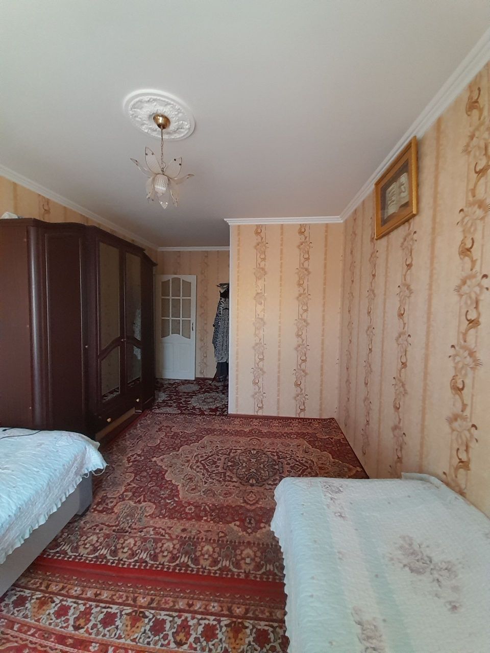 Квартира сотилади  4 хона 5 хона килинган