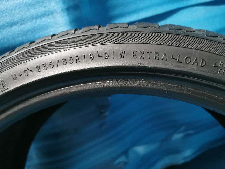 235 35 19 nokian m+s 4 buc