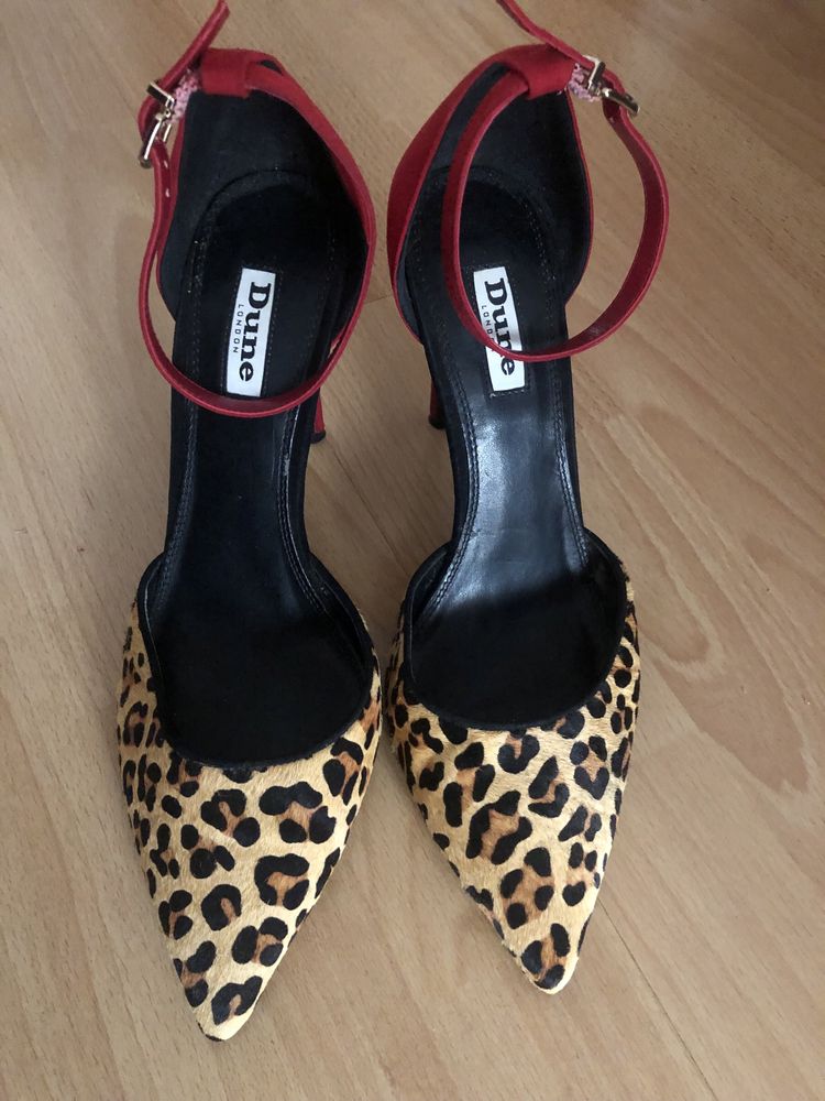 Pantofi cu toc inalt