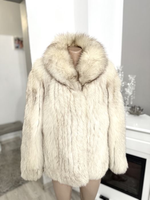 Haină din blană naturală de vulpe polară