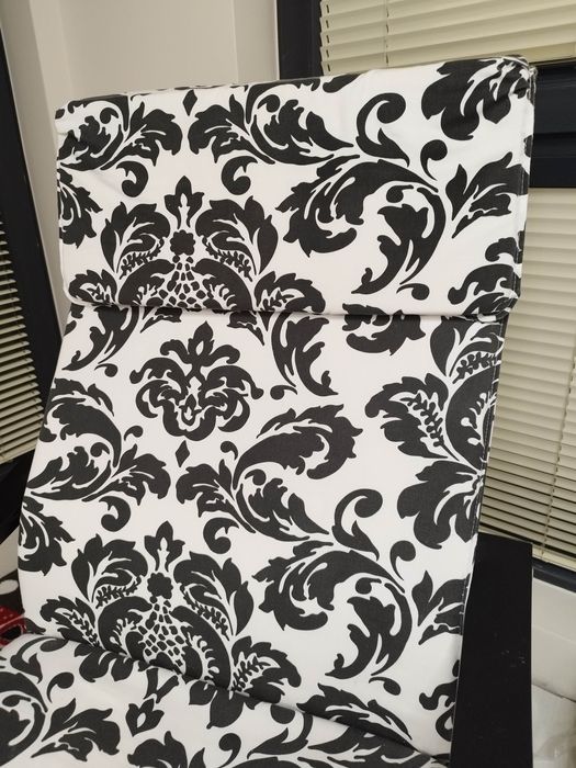 Люлеещ се стол с табуретка