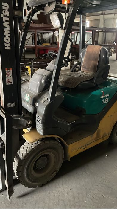 Погрузчик  вилочный komatsu