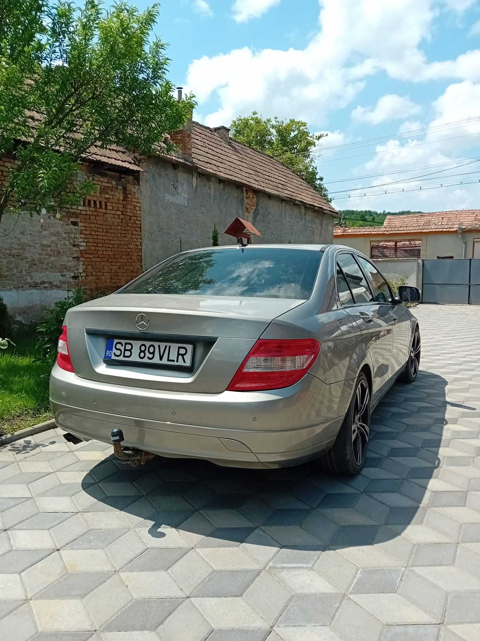 De vinzare mercedes benz c200