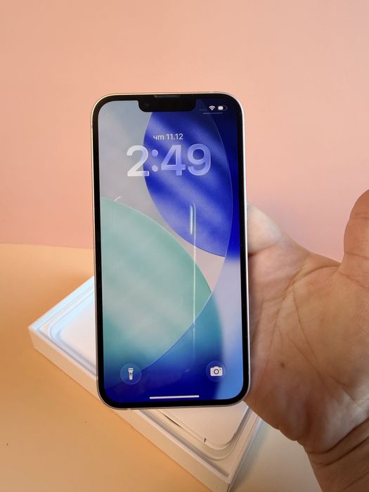 iPhone 13 128GB отлично състояние батерия 87 процента