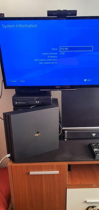 Vând Playstation 4 Pro / Ps 4 Pro