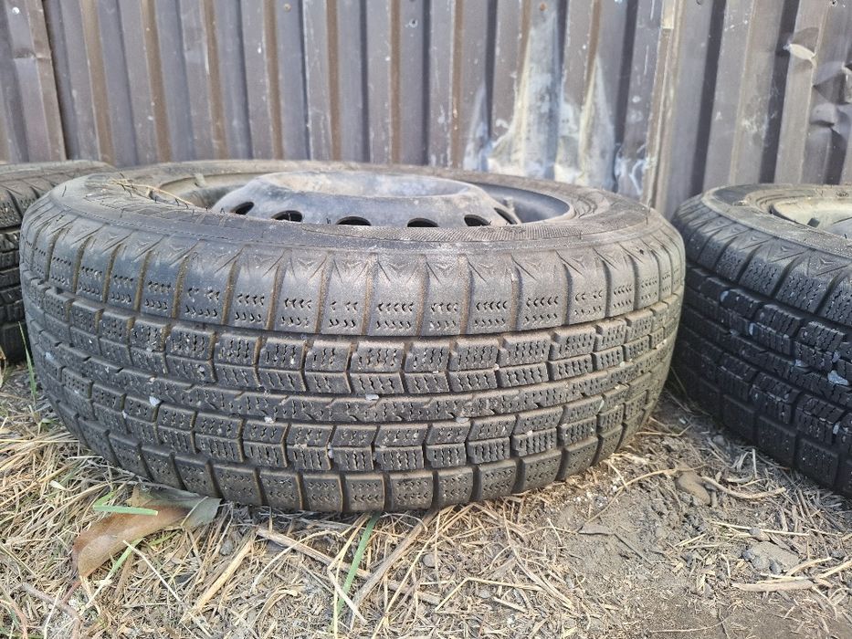 Шины зимние с дисками комплект 4 шт