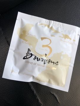 3 Bourbons и Brutale кафе дози в кутия