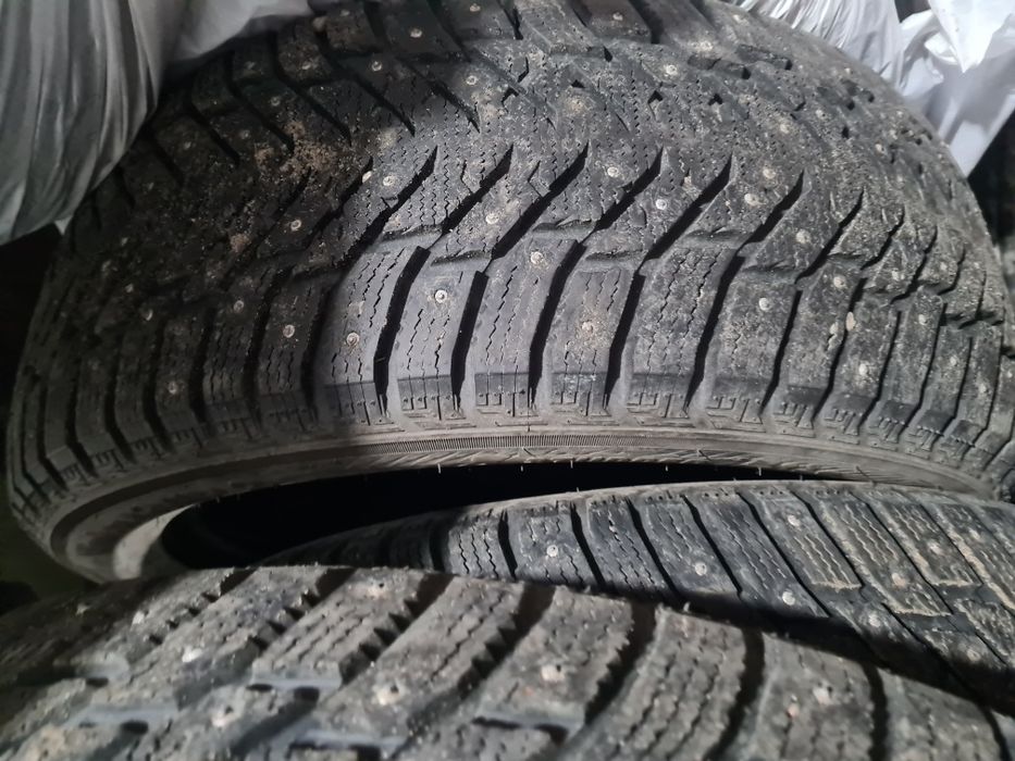 Продам резину на 18