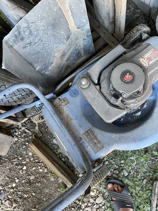 Masina tuns iarba benzina si atimizor benzina