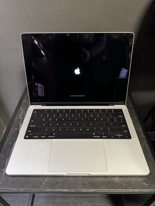 Apple Macbook Pro M4 14’
