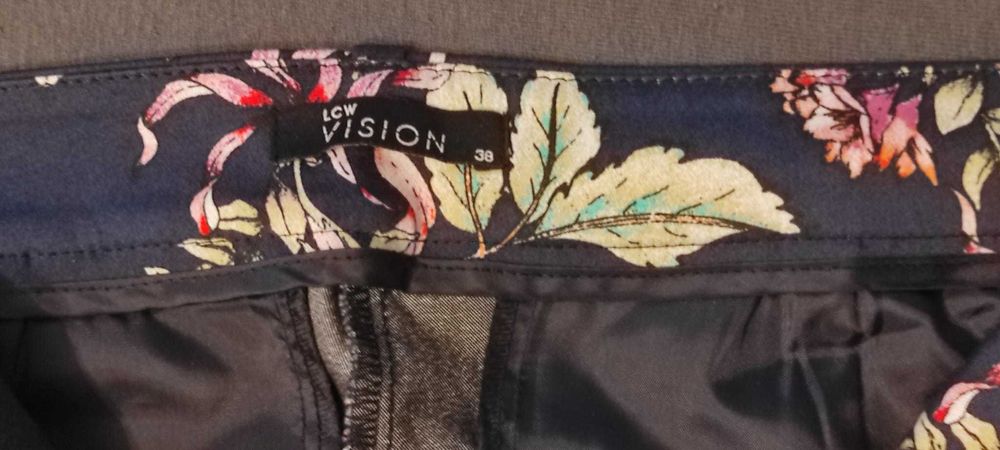 Pantaloni damă LC Waikiki