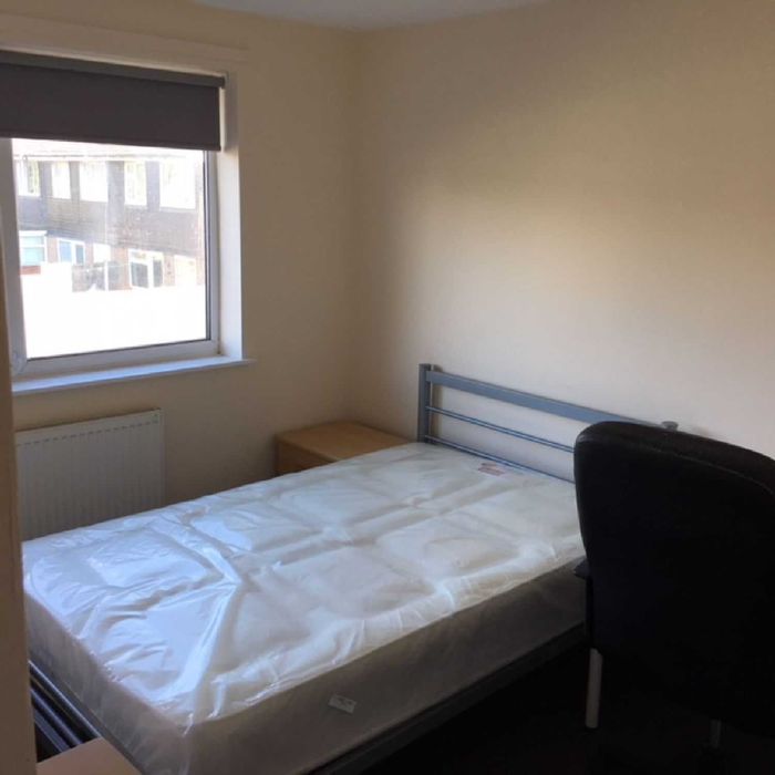 Дава се под наем Двустаен апартамент в София, Център - 56 кв.м за 397.8 € - Снимка #2