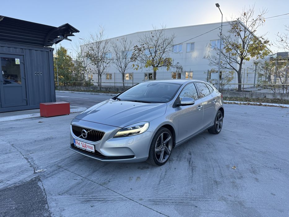 Volvo V40 D2, 2.0 tdi E6,Full Led ,Carte Service,     REZERVAT!!