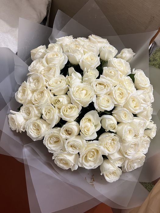 Букет белых роз цветы