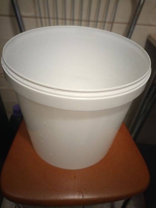 Găleată  plastic20 kg folosita