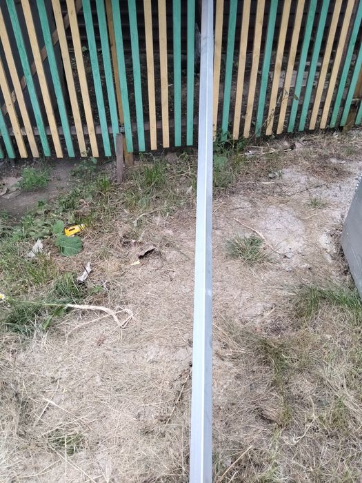 ,,г"-образный оцинкованный профиль.