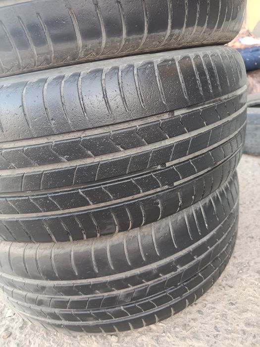 Продам шины от Киа 17