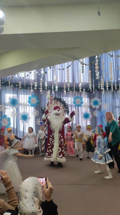 Дед Мороз и Снегурочка уже спешат к Вам!!!