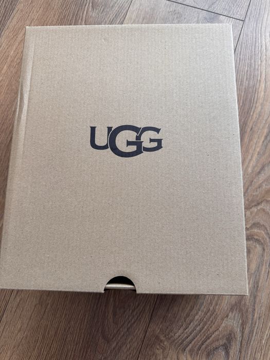 Cizme UGG noi, 31