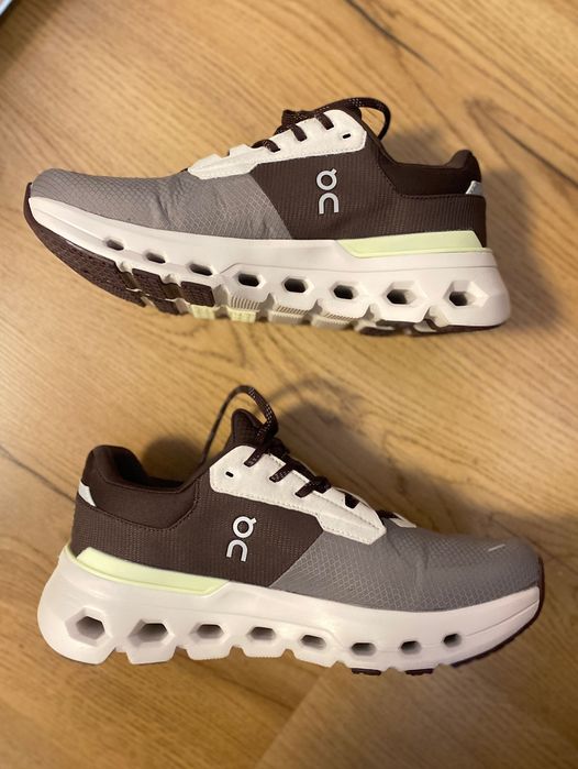 Adidasi On impermeabili