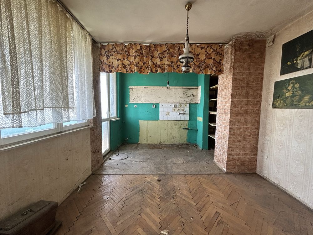 Пордава се тристаен апртамент до болярките