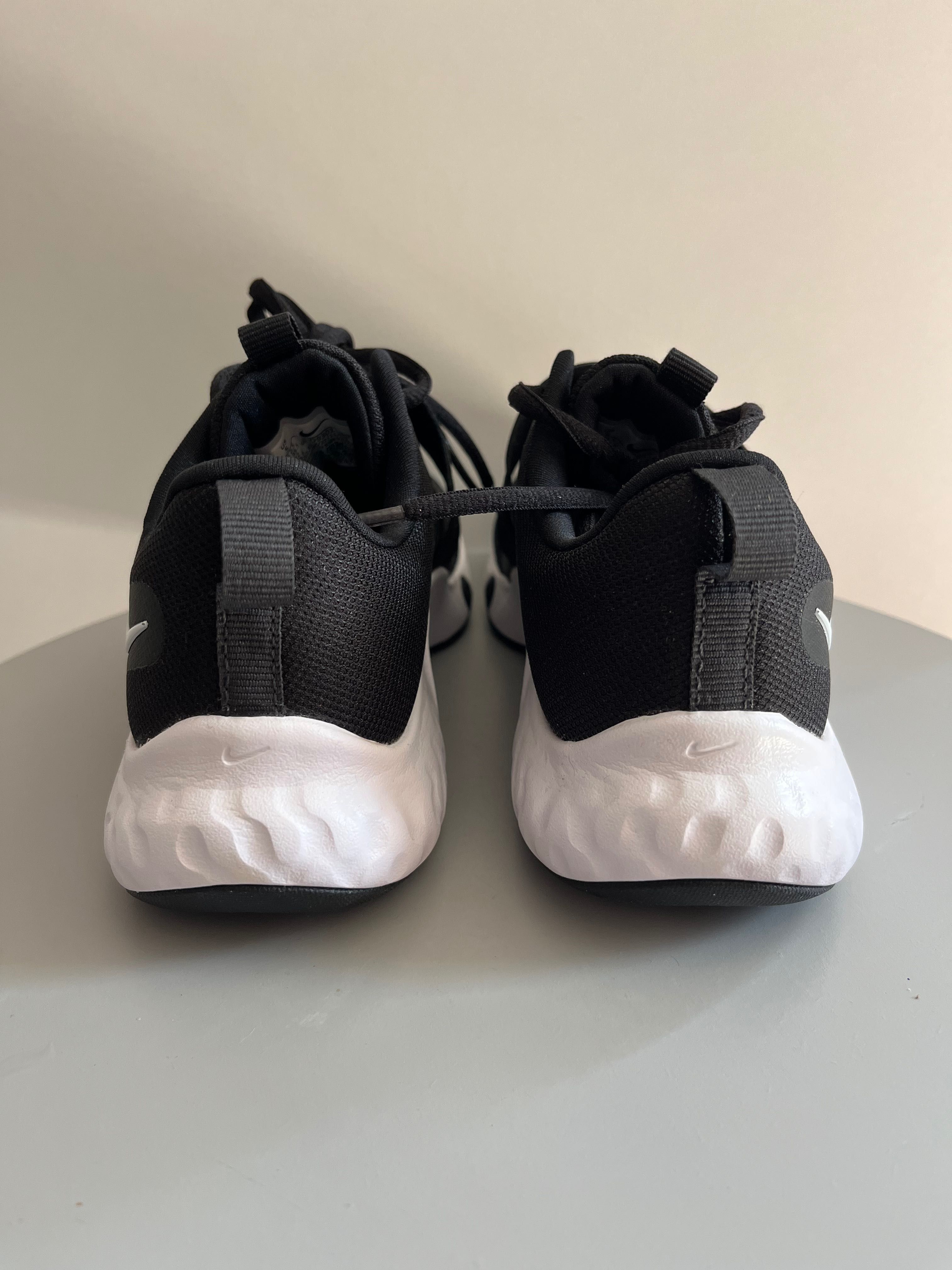 Нови маратонки Nike