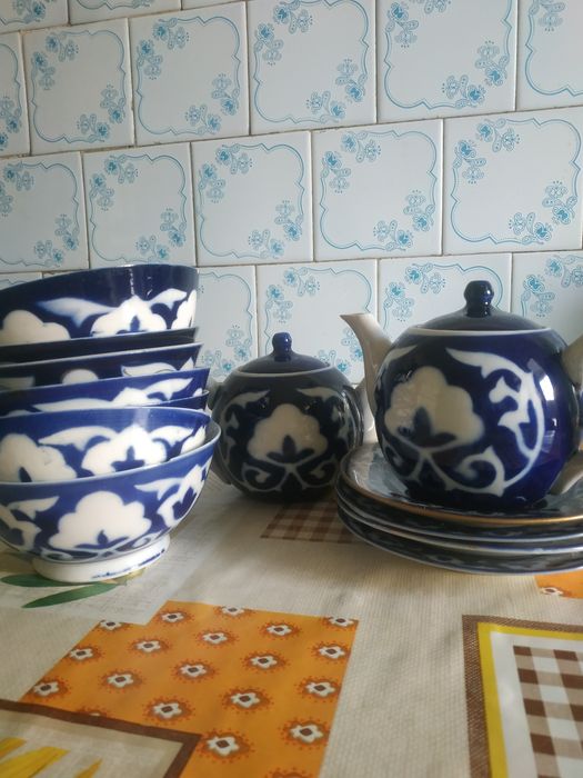 Набор посуды почти новый.