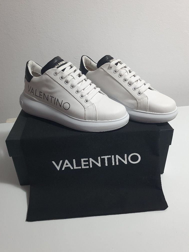 Sneakers Valentino nr 39