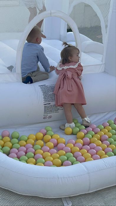 Castel gonflabil pentru printi si printese