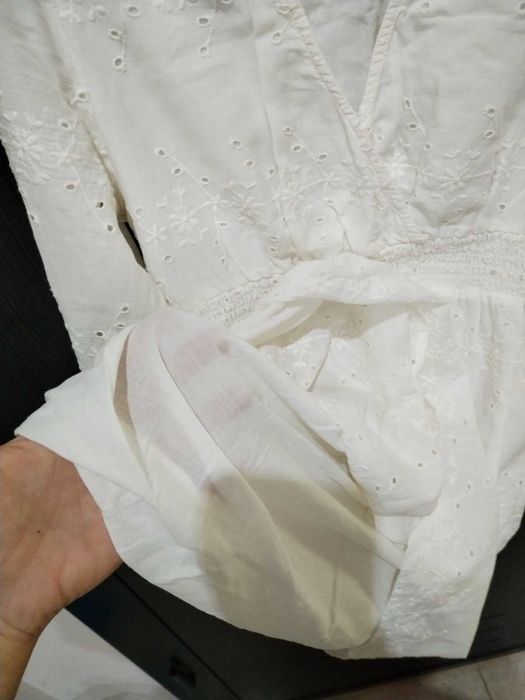 Рокля с изрязан гръб,рокля с 3/4 ръкав