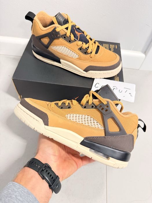 Jordan Spikzie Low Flax