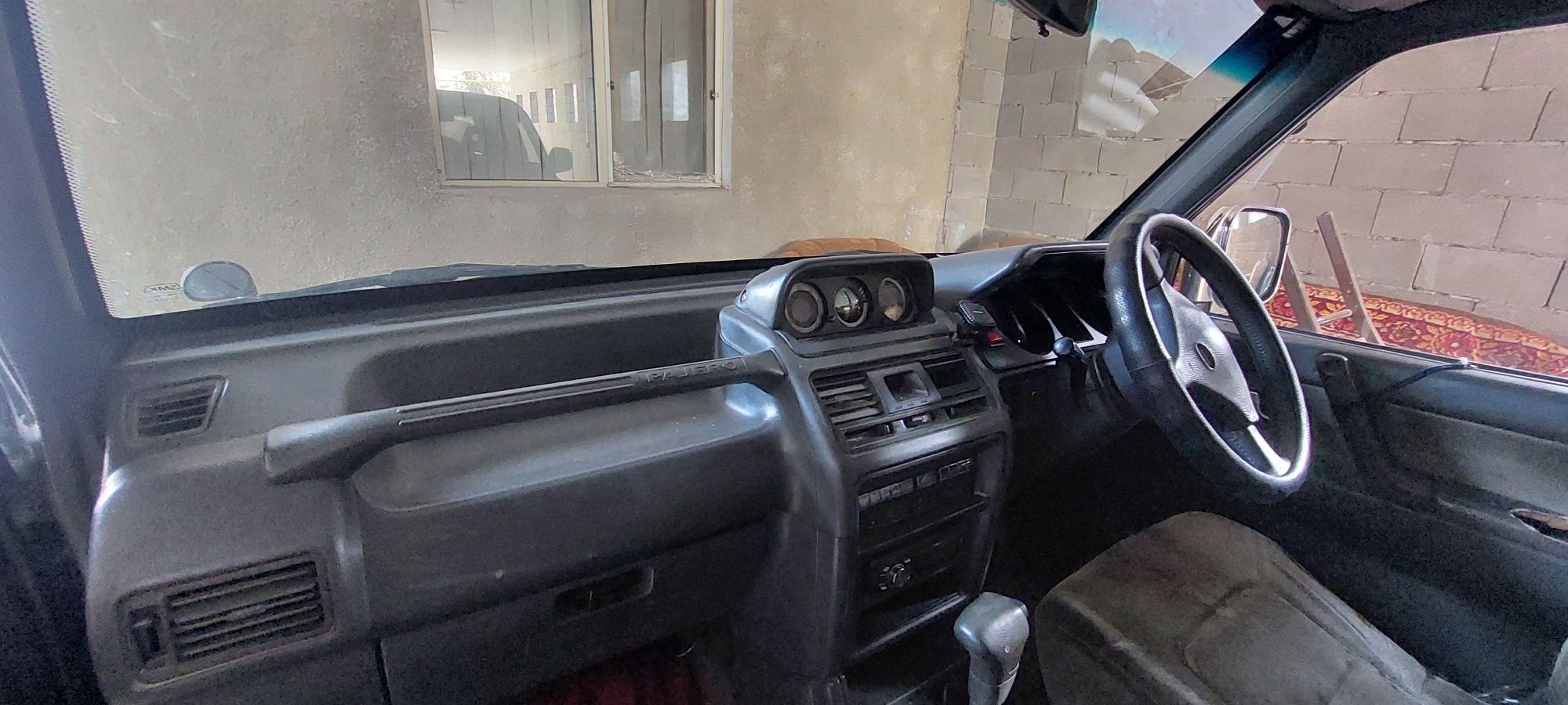 Mitsubshi pajero