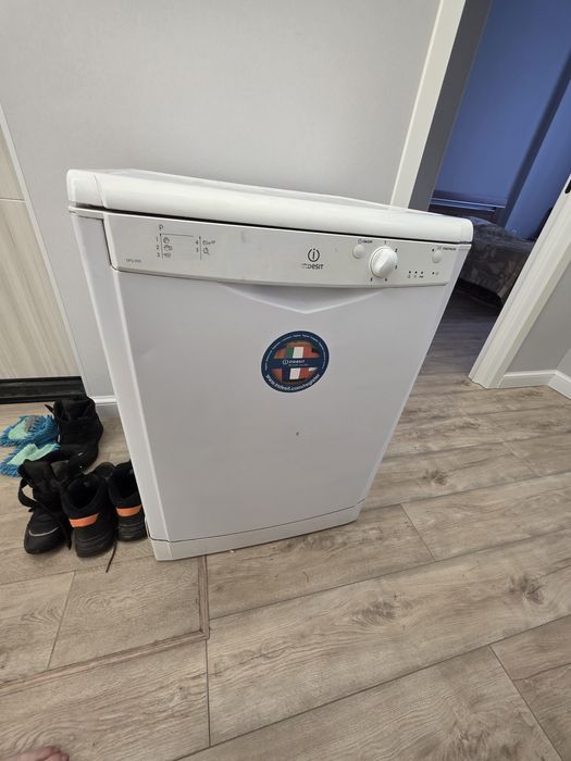 Отдам посудомоечную машину indesit БЕСПЛАТНО