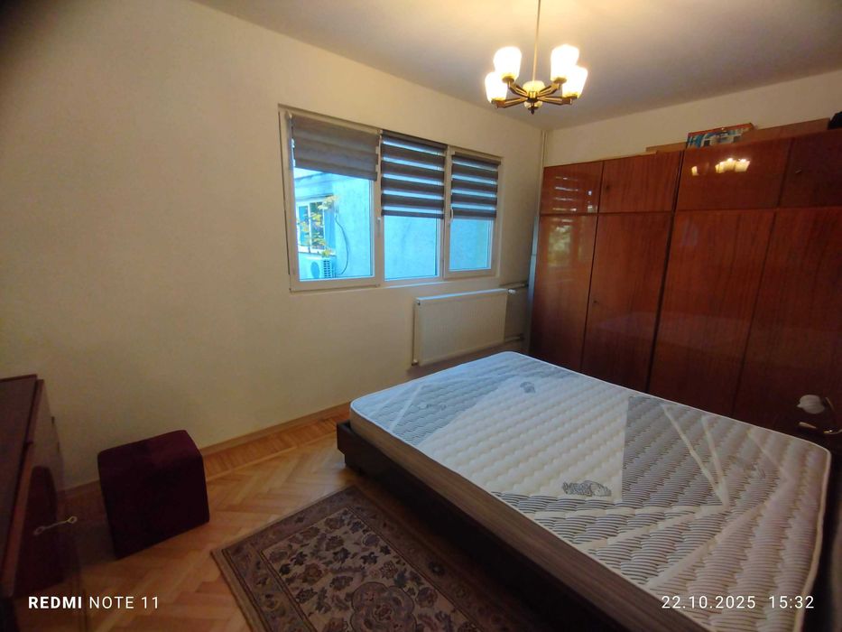 închiriez apartament cu 3 camere in Cartier Berceni