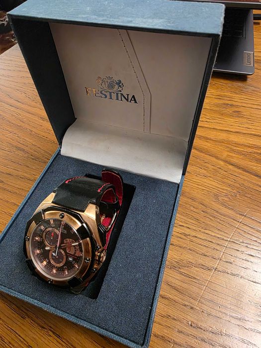 Часовник Festina F16357