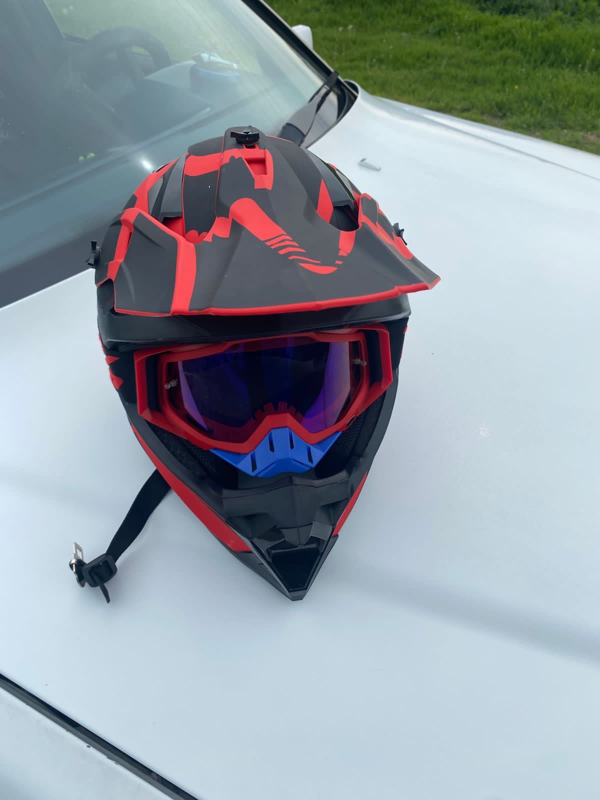 Шлем для мотоцикла новый
