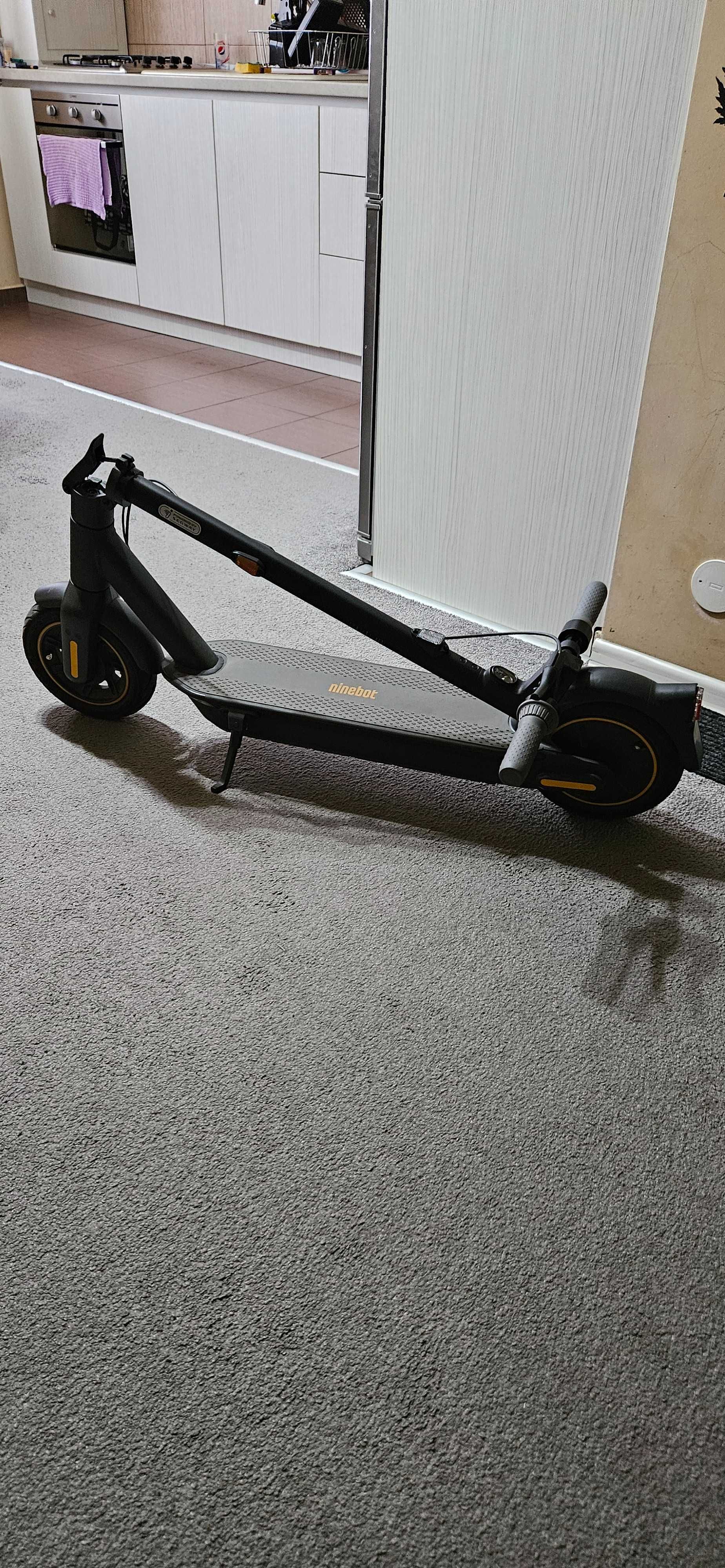 Vand trotineta electrica ninebot kickscooter max g30e II