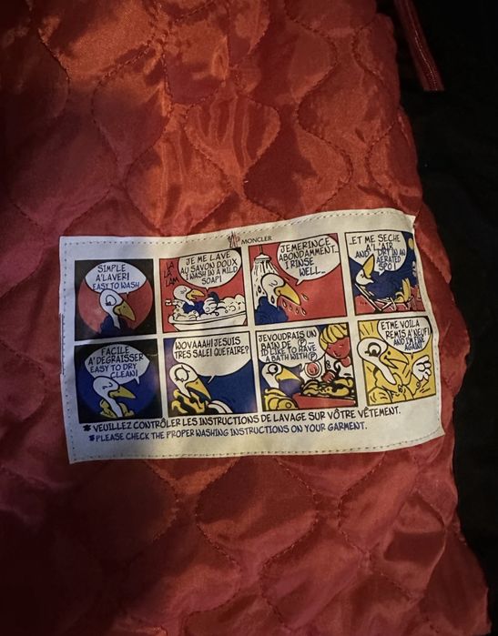 Moncler бомбер яке