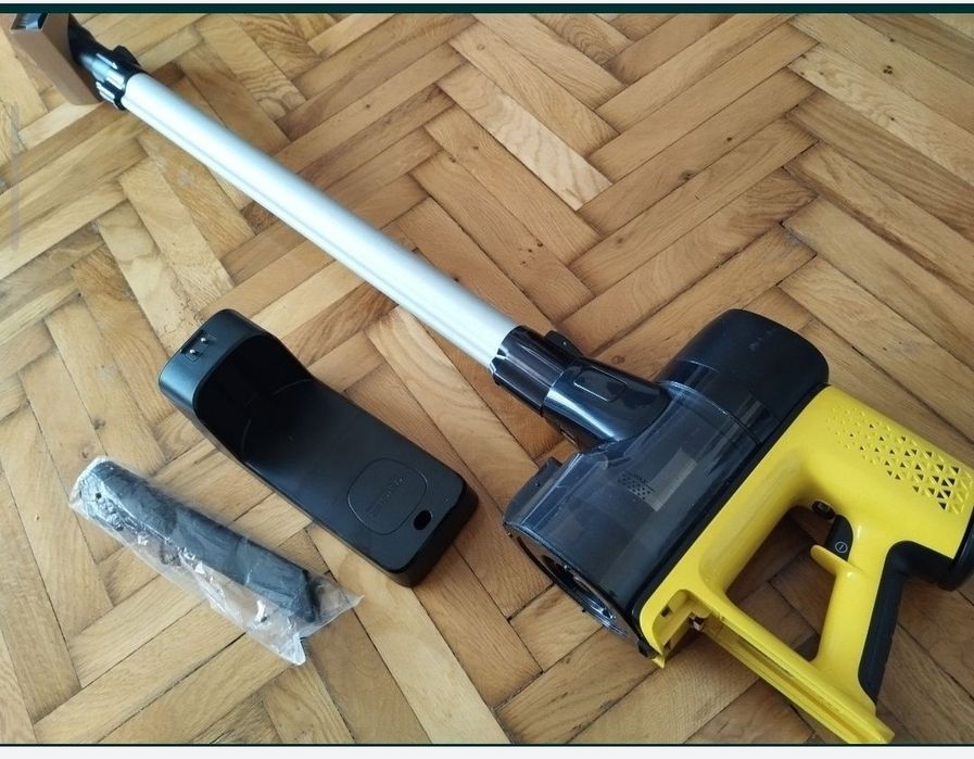 De vînzare Kärcher VC 6 aspirator fara fir
Am doar ce se vede in poze,