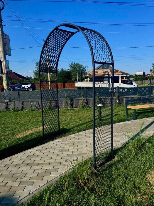 Arcada Trandafiri- 1200 lei