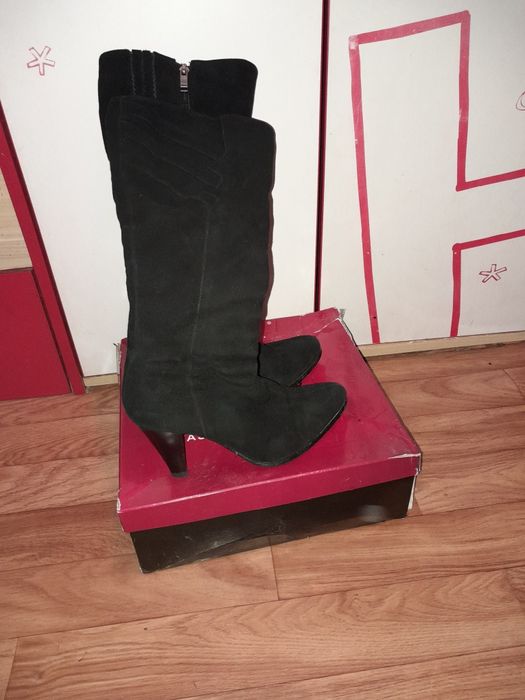 Зимние натуральные  замшевые сапоги