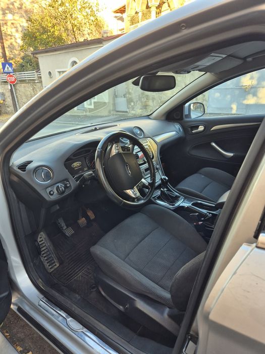 Vând Ford Mondeo MK4