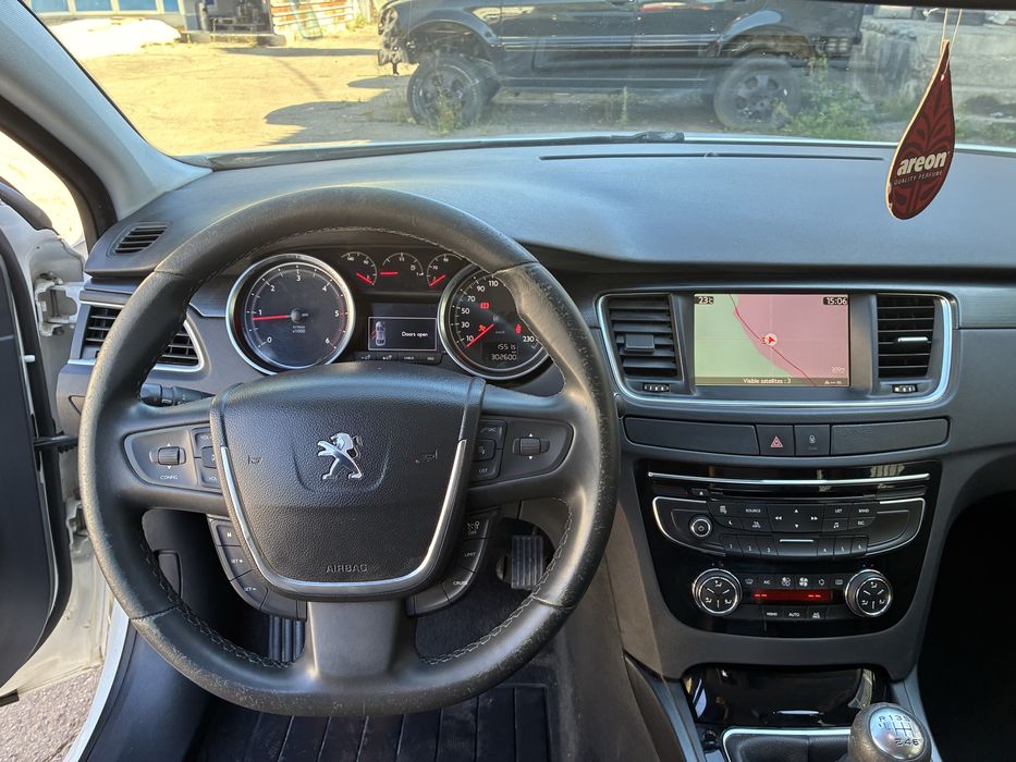 Peugeot avariat,lovit pret fix deplasabil pe ori ce distanța