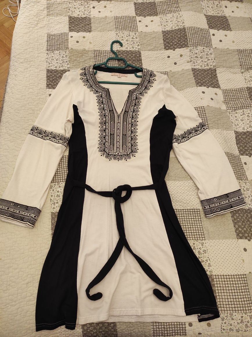 Bluza lunga cu motive indiene traditionale