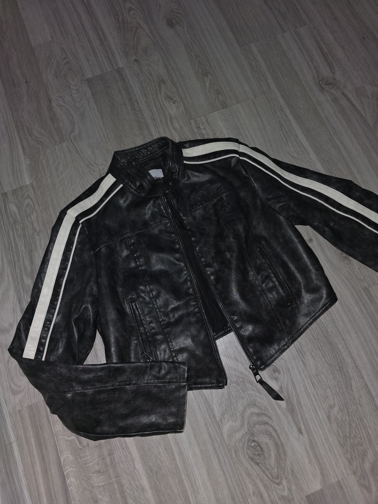 Преходно кожено яке Bershka